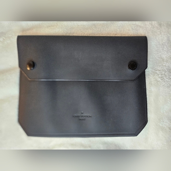 LOUIS VUITTON Silicone Swimsuit Organizer Travel Pouch Black mens womens Unisex - Picture 2 of 11